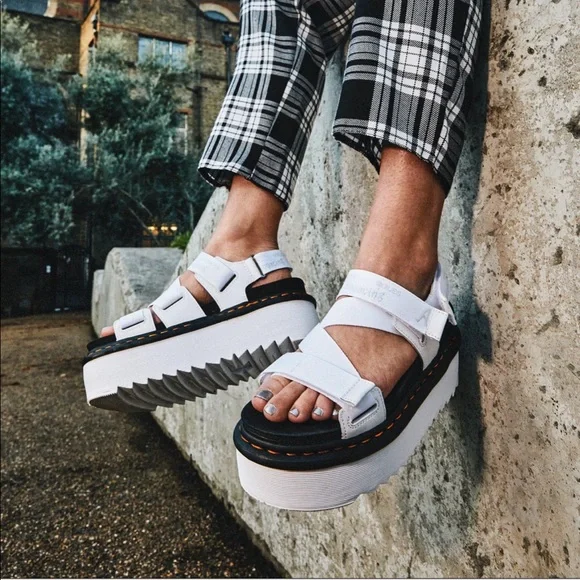 【Dr Martens】Kimber chunky sandals ストラップ サンダル ♪ Dr. Martens | Shoes | Dr Martens Kimber Chunky Sandals